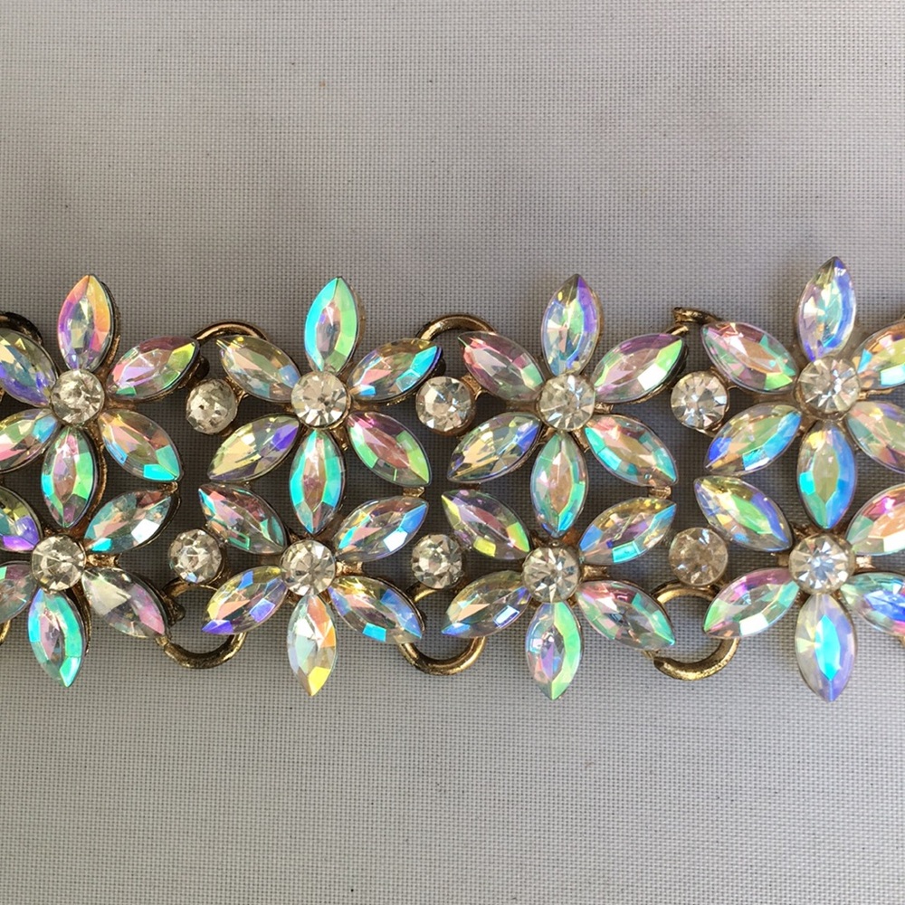 New! Rhinestone Iridescent Choker - Picture 4 of 7